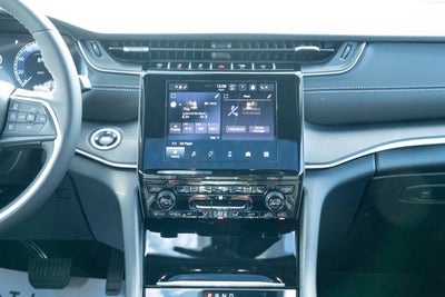 2025 Jeep Grand Cherokee GRAND CHEROKEE L LAREDO X 4X4