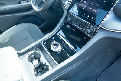 2025 Jeep Grand Cherokee GRAND CHEROKEE L LAREDO X 4X4