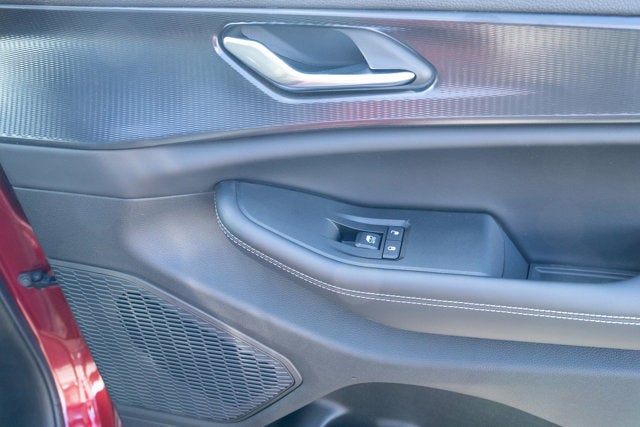 2025 Jeep Grand Cherokee GRAND CHEROKEE L LAREDO X 4X4