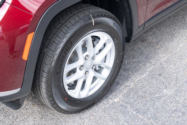 2025 Jeep Grand Cherokee GRAND CHEROKEE L LAREDO X 4X4