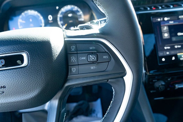 2025 Jeep Grand Cherokee GRAND CHEROKEE L LAREDO X 4X4