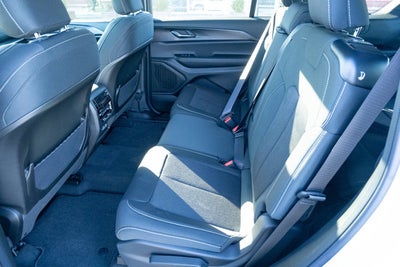 2025 Jeep Grand Cherokee GRAND CHEROKEE L LAREDO X 4X4