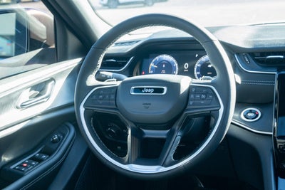 2025 Jeep Grand Cherokee GRAND CHEROKEE L LAREDO X 4X4