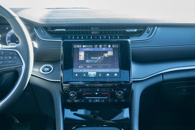 2025 Jeep Grand Cherokee GRAND CHEROKEE L LAREDO X 4X4