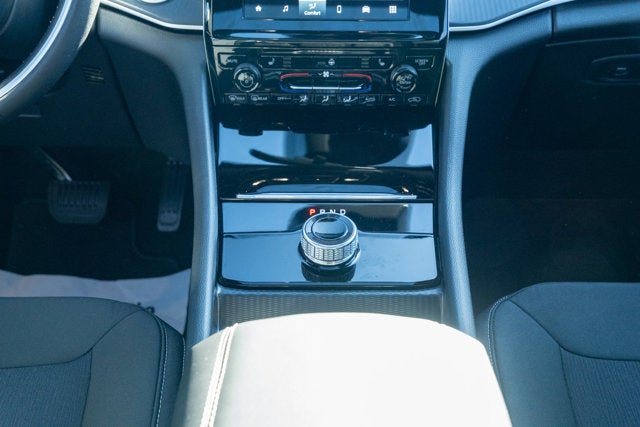 2025 Jeep Grand Cherokee GRAND CHEROKEE L LAREDO X 4X4