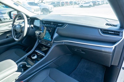 2025 Jeep Grand Cherokee GRAND CHEROKEE L LAREDO X 4X4