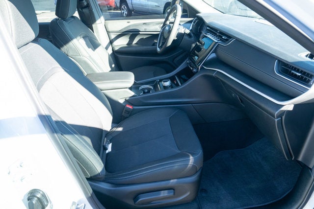 2025 Jeep Grand Cherokee GRAND CHEROKEE L LAREDO X 4X4