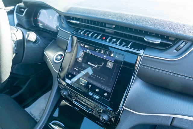 2025 Jeep Grand Cherokee GRAND CHEROKEE L LAREDO X 4X4