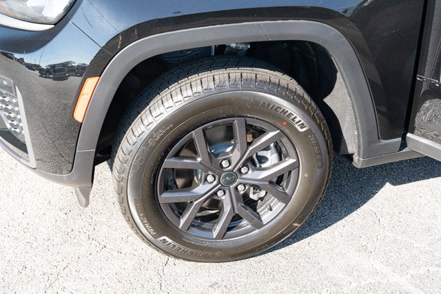 2027 Jeep Grand Cherokee GRAND CHEROKEE L LAREDO ALTITUDE 4X4