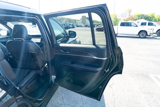 2027 Jeep Grand Cherokee GRAND CHEROKEE L LAREDO ALTITUDE 4X4