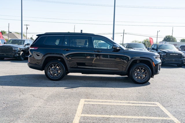 2027 Jeep Grand Cherokee GRAND CHEROKEE L LAREDO ALTITUDE 4X4
