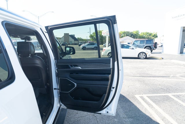 2024 Jeep Wagoneer L Series II 4x2