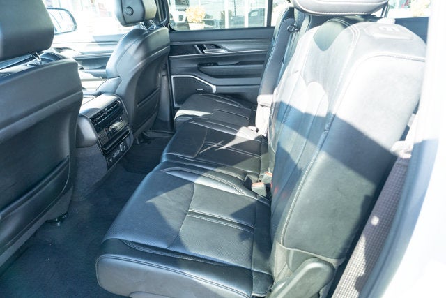 2024 Jeep Wagoneer L Series II 4x2