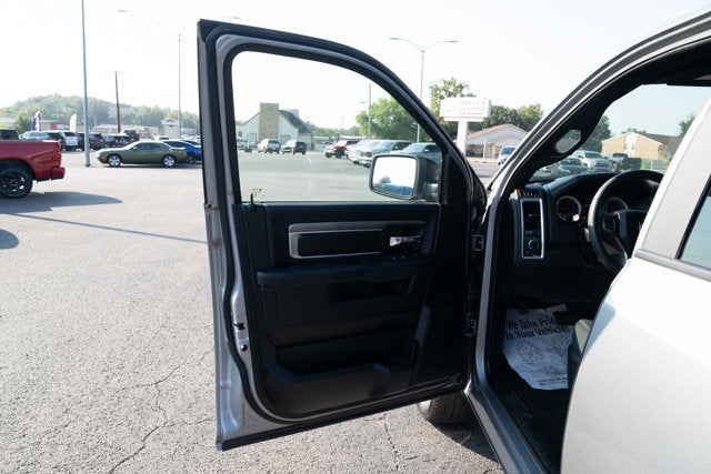 2024 RAM 1500 Classic Warlock Crew Cab 4x4 5'7' Box