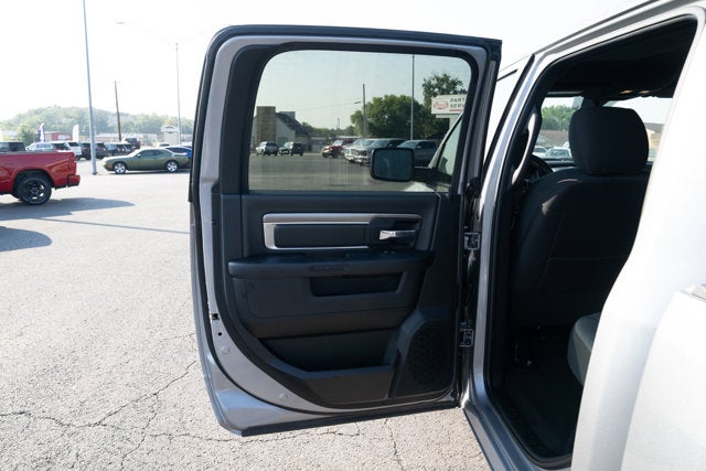 2024 RAM 1500 Classic Warlock Crew Cab 4x4 5'7' Box