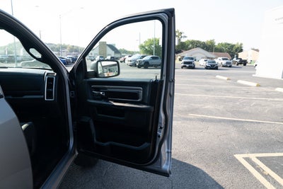 2024 RAM 1500 Classic Warlock Crew Cab 4x4 5'7' Box