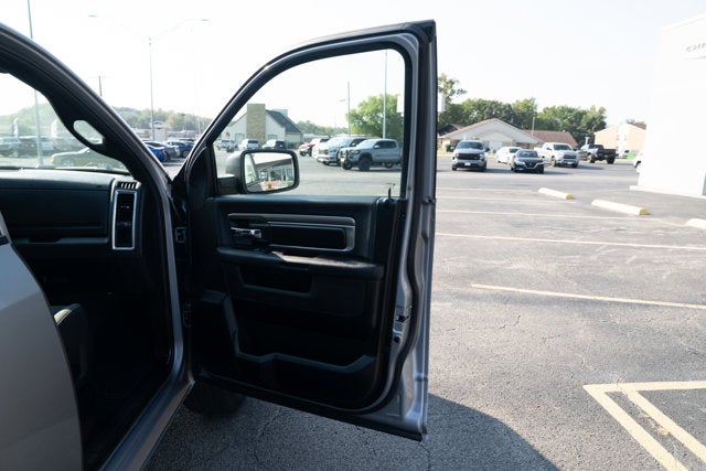 2024 RAM 1500 Classic Warlock Crew Cab 4x4 5'7' Box