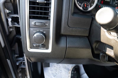 2024 RAM 1500 Classic Warlock Crew Cab 4x4 5'7' Box