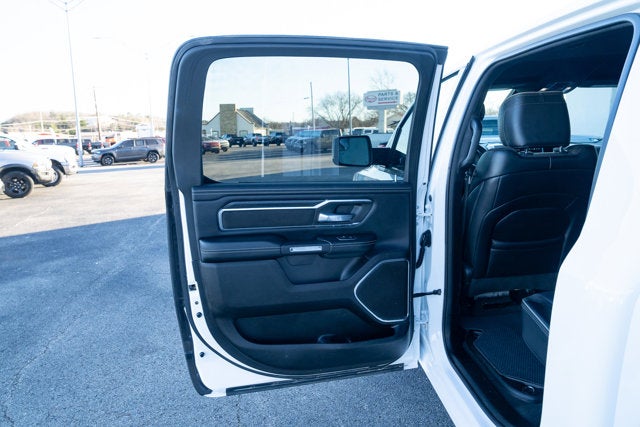 2024 RAM 1500 Laramie Crew Cab 4x2 5'7' Box