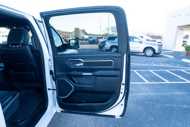 2024 RAM 1500 Laramie Crew Cab 4x2 5'7' Box