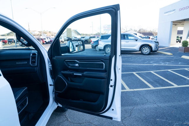 2024 RAM 1500 Laramie Crew Cab 4x2 5'7' Box