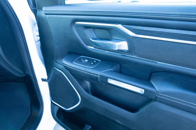 2024 RAM 1500 Laramie Crew Cab 4x2 5'7' Box