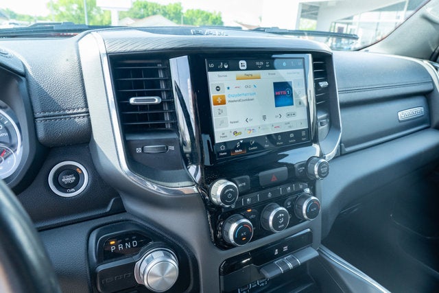 2024 RAM 1500 Laramie Crew Cab 4x2 5'7' Box