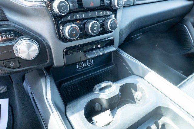 2024 RAM 1500 Laramie Crew Cab 4x2 5'7' Box