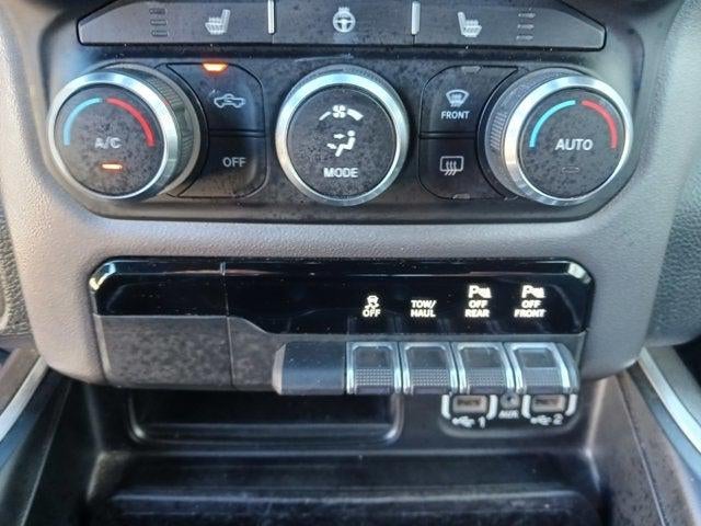 2020 RAM 1500 Big Horn Crew Cab 4x4 5'7' Box