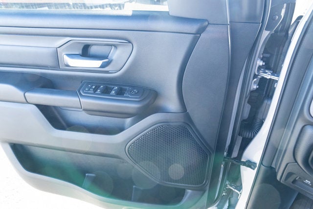 2025 RAM Ram 1500 RAM 1500 TRADESMAN CREW CAB 4X4 5'7' BOX