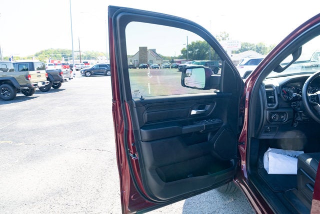 2025 RAM Ram 1500 RAM 1500 TRADESMAN CREW CAB 4X4 5'7' BOX