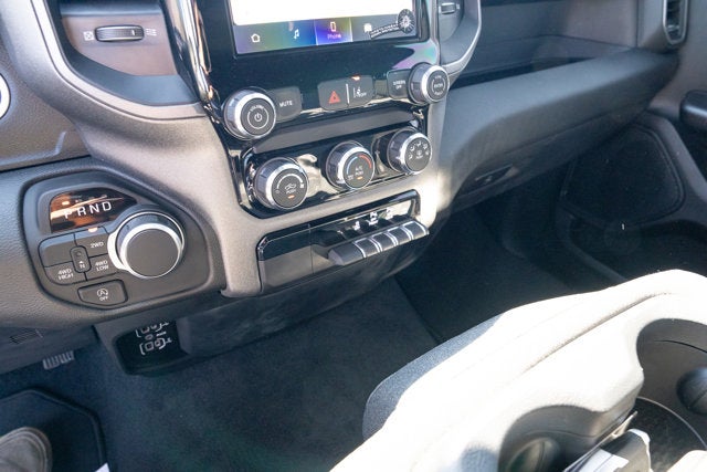 2025 RAM Ram 1500 RAM 1500 TRADESMAN CREW CAB 4X4 5'7' BOX