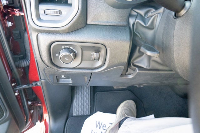 2025 RAM Ram 1500 RAM 1500 TRADESMAN CREW CAB 4X4 5'7' BOX