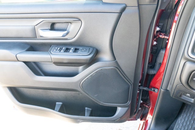 2025 RAM Ram 1500 RAM 1500 TRADESMAN CREW CAB 4X4 5'7' BOX