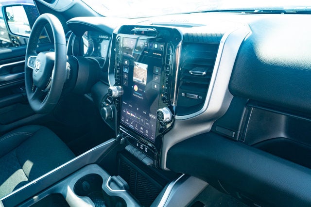 2025 RAM 1500 Big Horn Crew Cab 4x4 5'7' Box