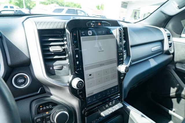 2025 RAM 1500 Big Horn Crew Cab 4x4 5'7' Box