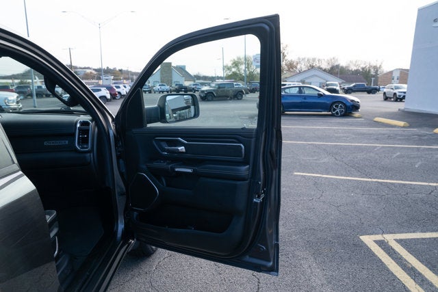 2024 RAM 1500 Laramie Crew Cab 4x4 5'7' Box