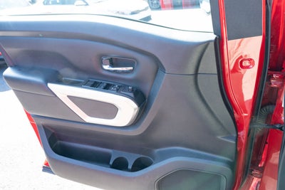 2022 Nissan TITAN Crew Cab SV 4x4