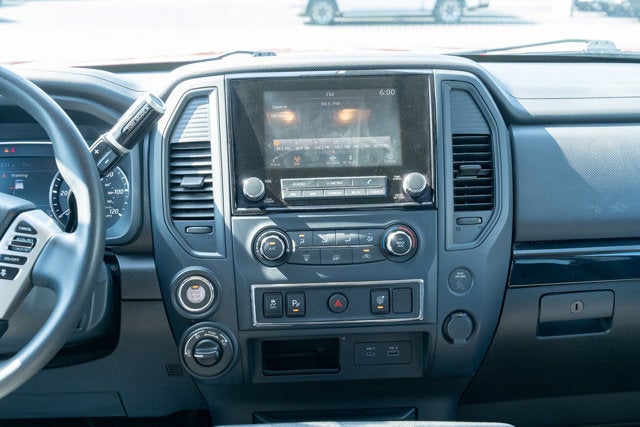 2022 Nissan TITAN Crew Cab SV 4x4