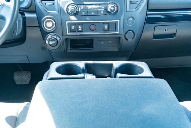 2022 Nissan TITAN Crew Cab SV 4x4