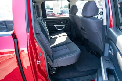 2022 Nissan TITAN Crew Cab SV 4x4