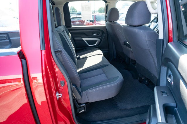 2022 Nissan TITAN Crew Cab SV 4x4