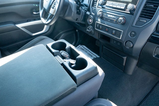 2022 Nissan TITAN Crew Cab SV 4x4