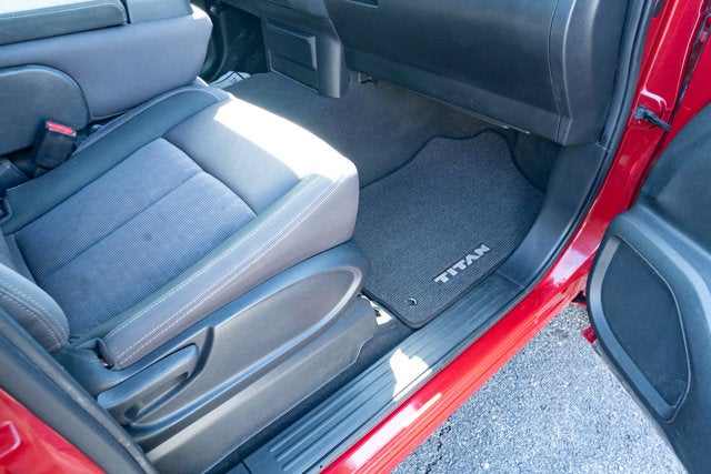 2022 Nissan TITAN Crew Cab SV 4x4