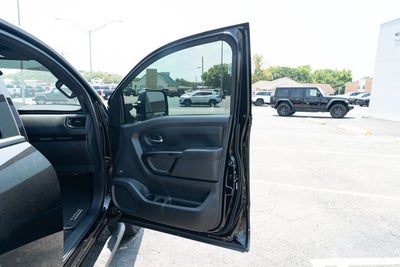 2023 Nissan TITAN Crew Cab SV 4x4