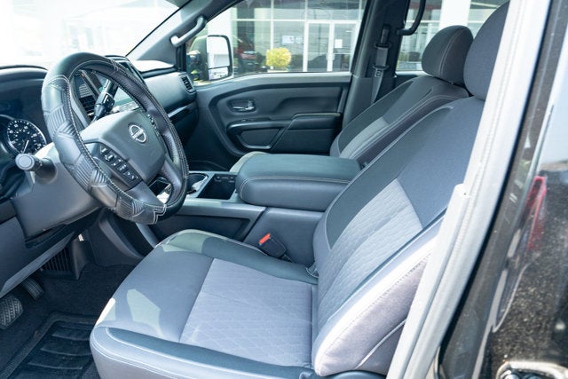 2023 Nissan TITAN Crew Cab SV 4x4