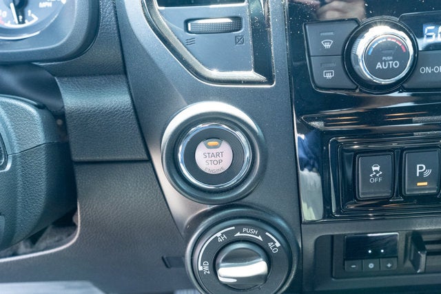 2023 Nissan TITAN Crew Cab SV 4x4