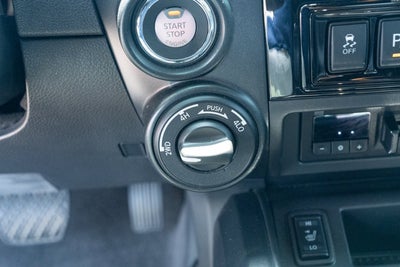 2023 Nissan TITAN Crew Cab SV 4x4