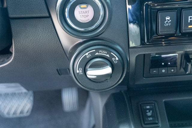 2023 Nissan TITAN Crew Cab SV 4x4