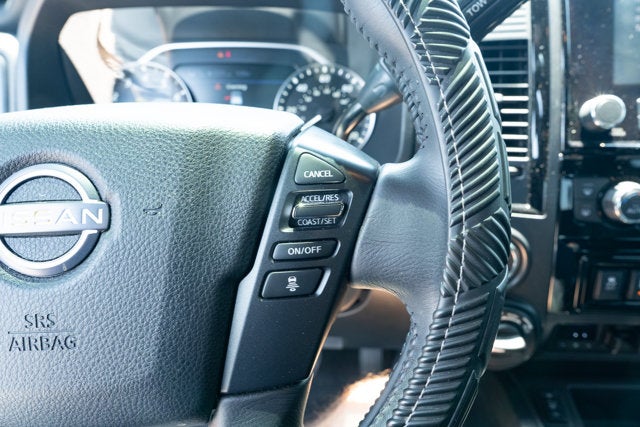 2023 Nissan TITAN Crew Cab SV 4x4